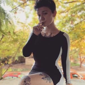 Meet your Posher, Elle